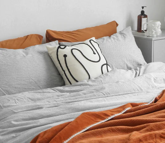 Modern Nordic Cushion Cover - 100% Cotton Beige Geometric Pillowcase for Bedding or Sofa (45x45cm)